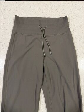 Vuori Olive Green High-Rise Leggings